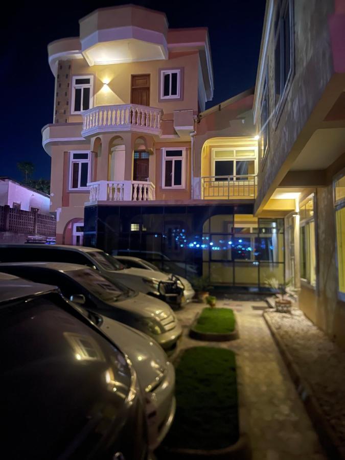 Moments Park Motel Dar es Salaam Exteriör bild